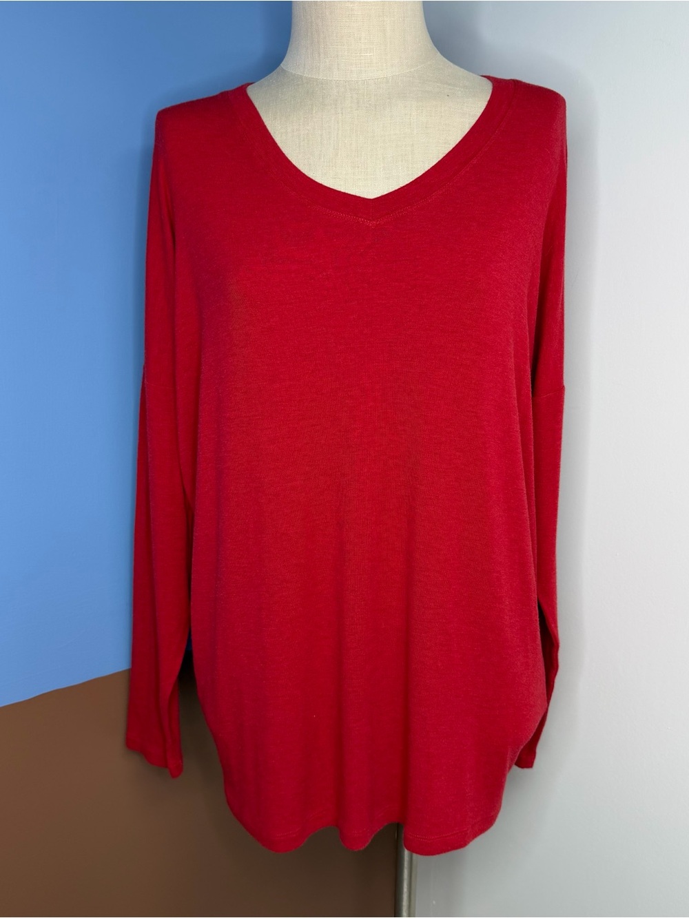 CAbi Women's Medium Serenity Tee Long Sleeve V Neck Style #3805 Solid Red